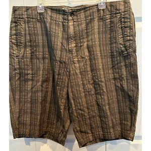 Tommy‎ Bahama Jeans Men's Shorts size 40 Waist Cotton, Green Plaid Flat Front